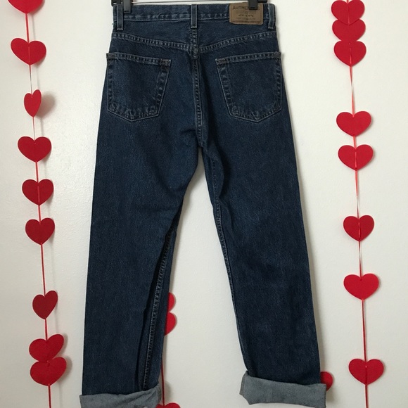 Vintage Levi High Rise Relaxed Jeans - Picture 2 of 4